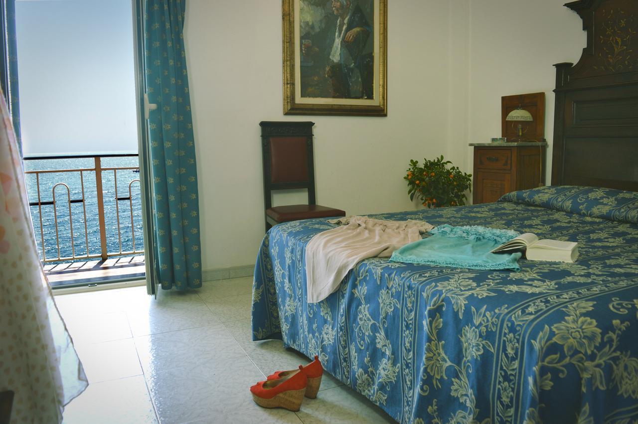Hotel La Riva Giardini-Naxos Exterior foto